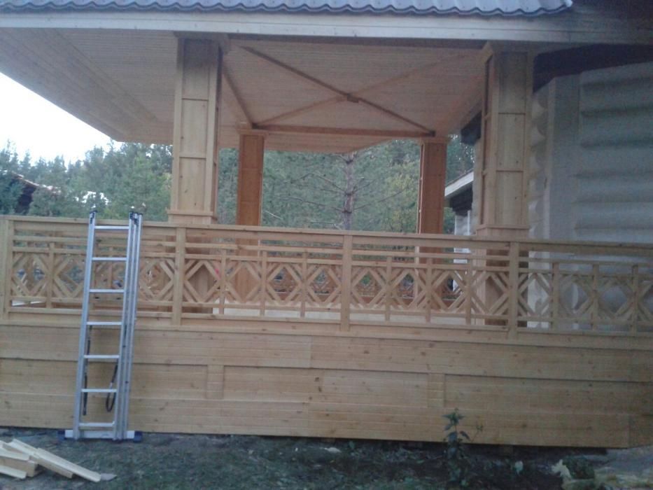 Изготовление деревянных лестниц, двери,витражи