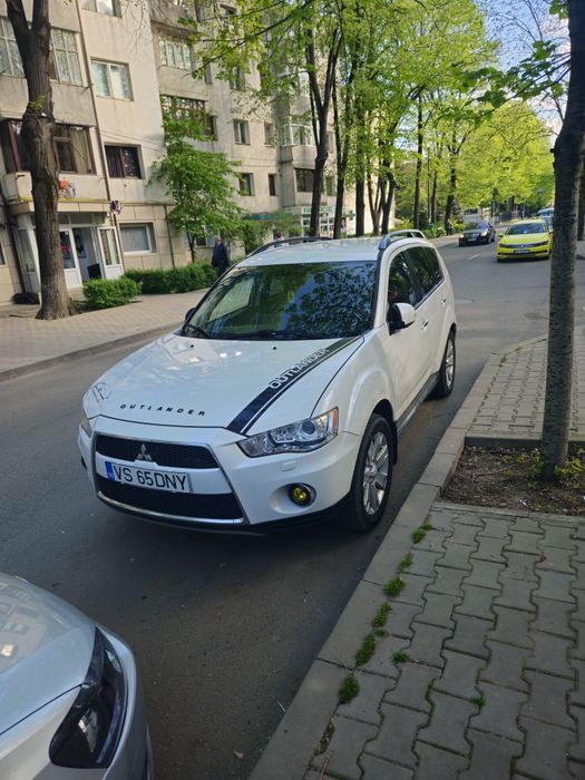Mitsubishi Outlander 2.2 Diesel 156 CP | Automată | 4x4 | 7 locuri