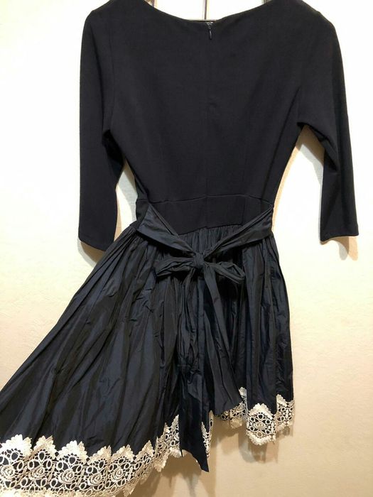 Продам  почти нов. Платья