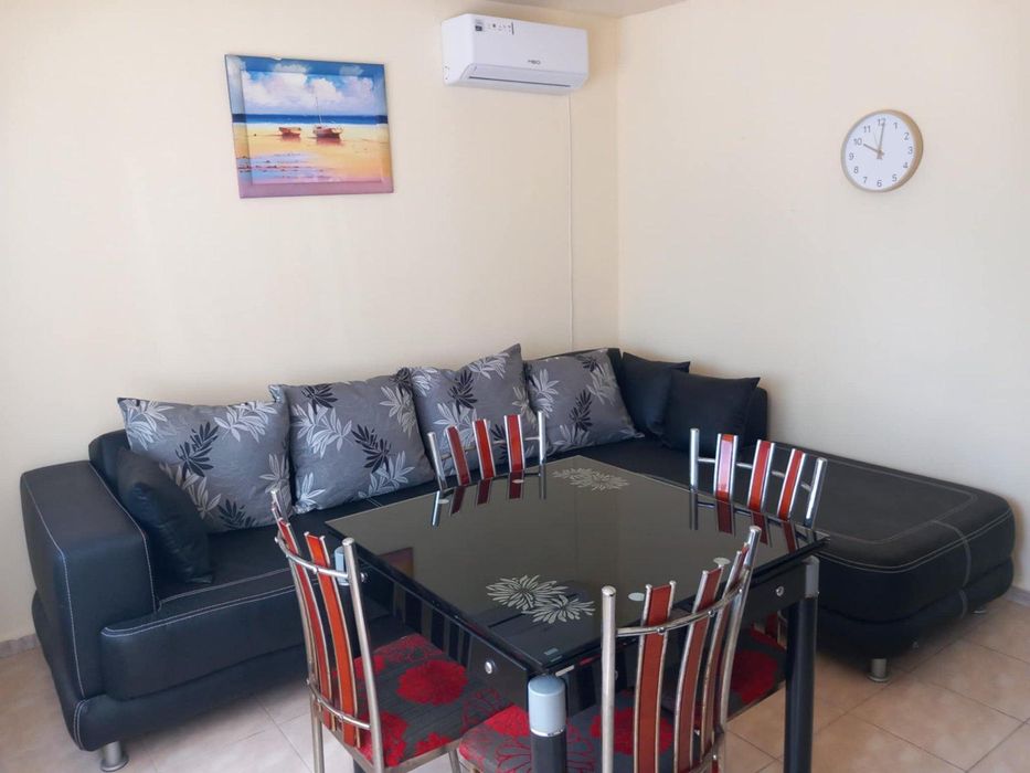 Дава се под наем Двустаен апартамент в Свети Влас - 50 кв.м за 306 € - Снимка #2