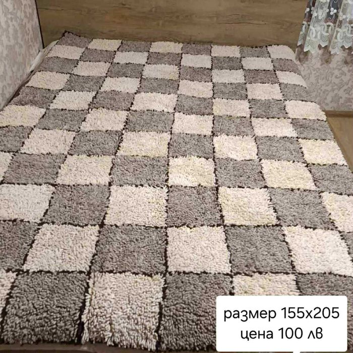 Продавам ръчно изработени китеници от естествена вълна