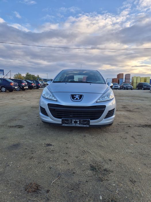 PEUGEOT 207
