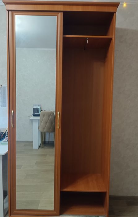 Шкаф, для прихожей,комноты (самовывоз)