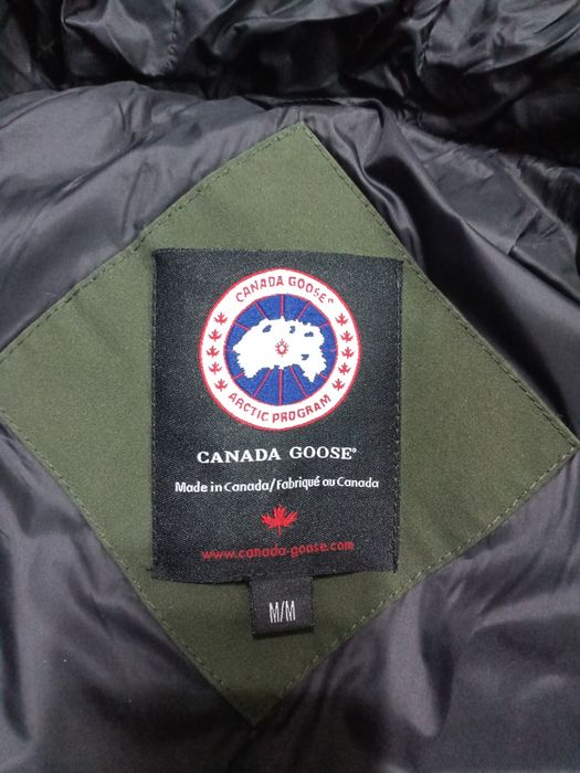 Продам куртку CANADA GOOSE оригинал размер S 42-44