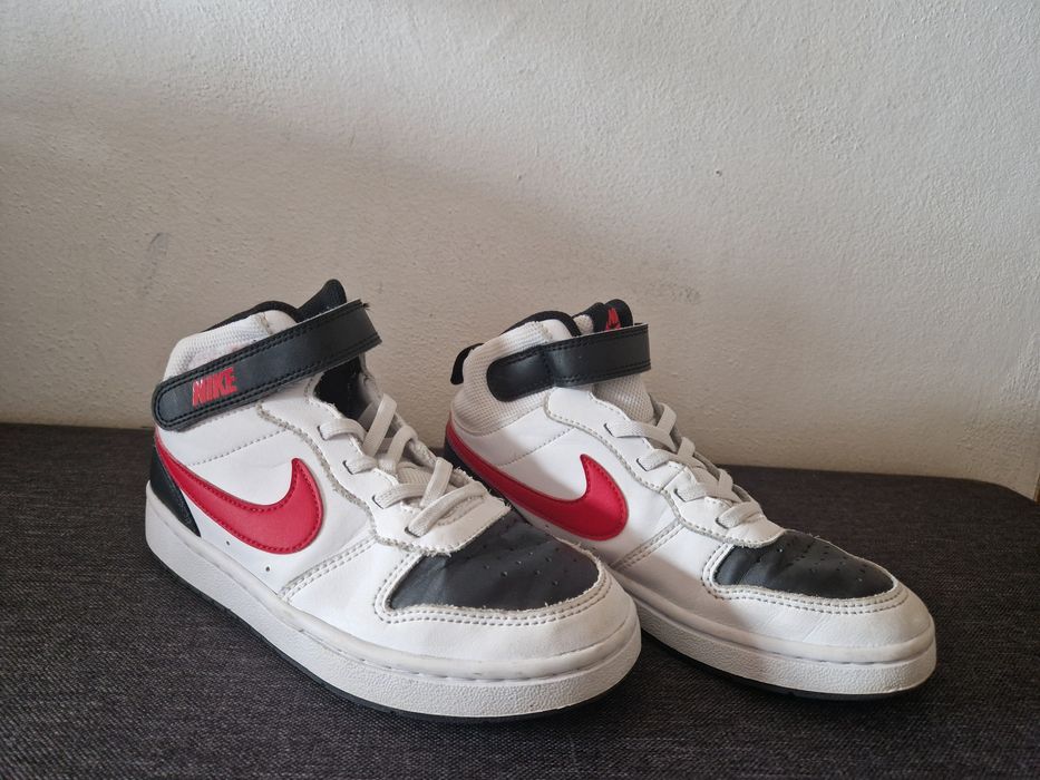 Nike Court borough 2