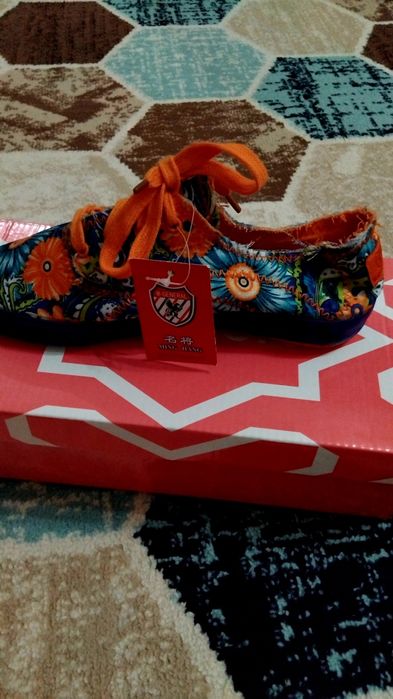 Продам женские кеды