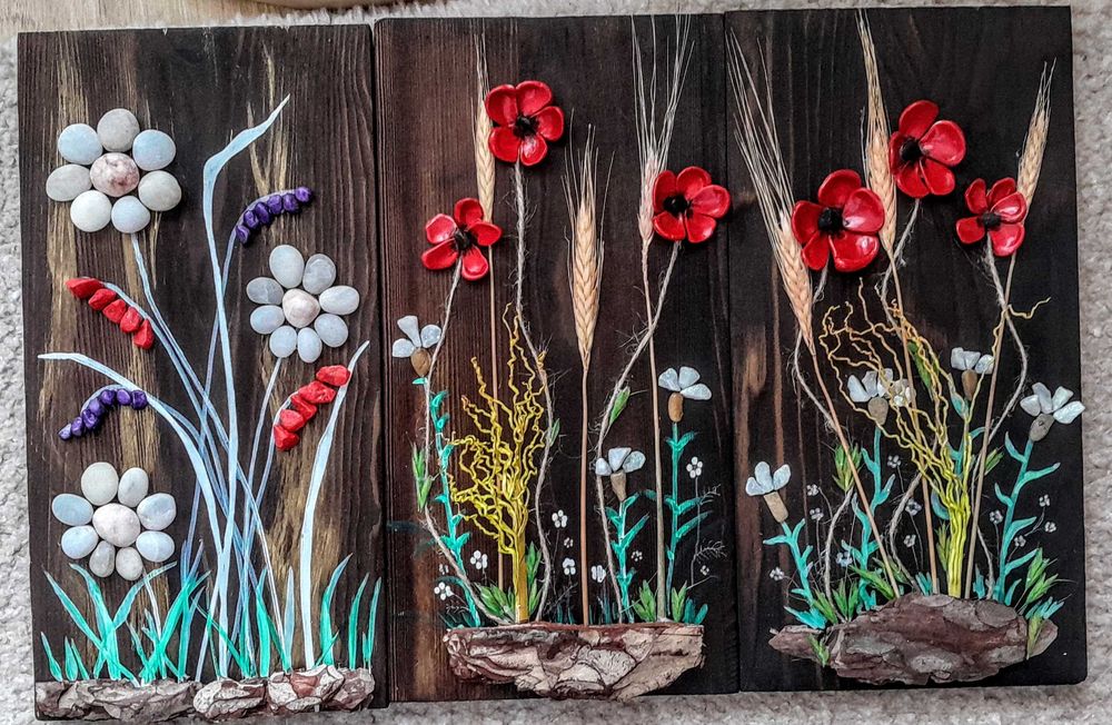 Tablouri cu pietre de râu și elemente naturale