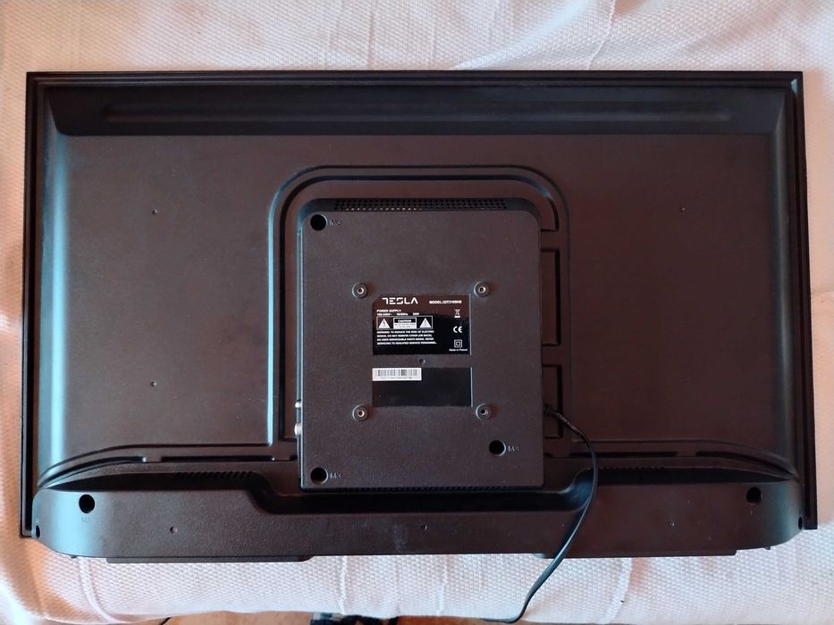 Телевизор Tesla 32" led