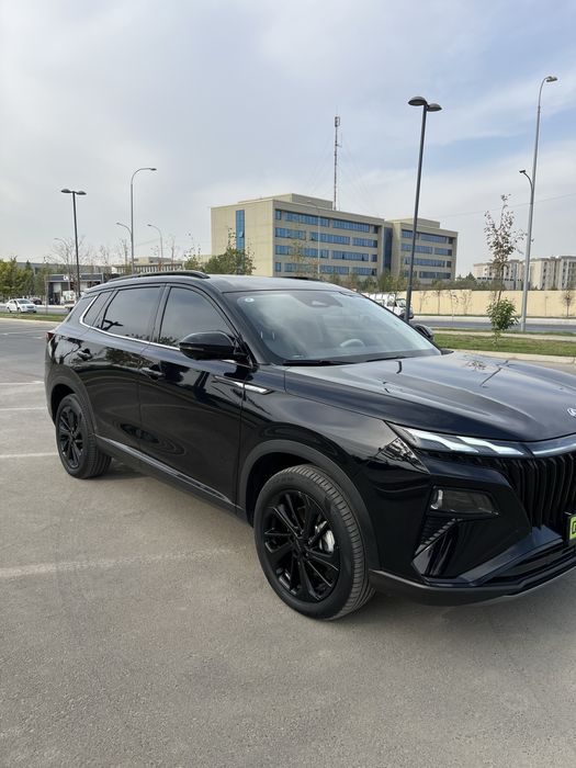 Dongfeng Aeolus Huge Hybrid