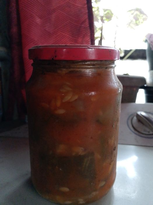 Продам салаты и огурцы