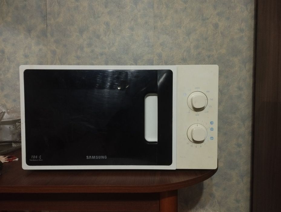 Микроволновка Samsung