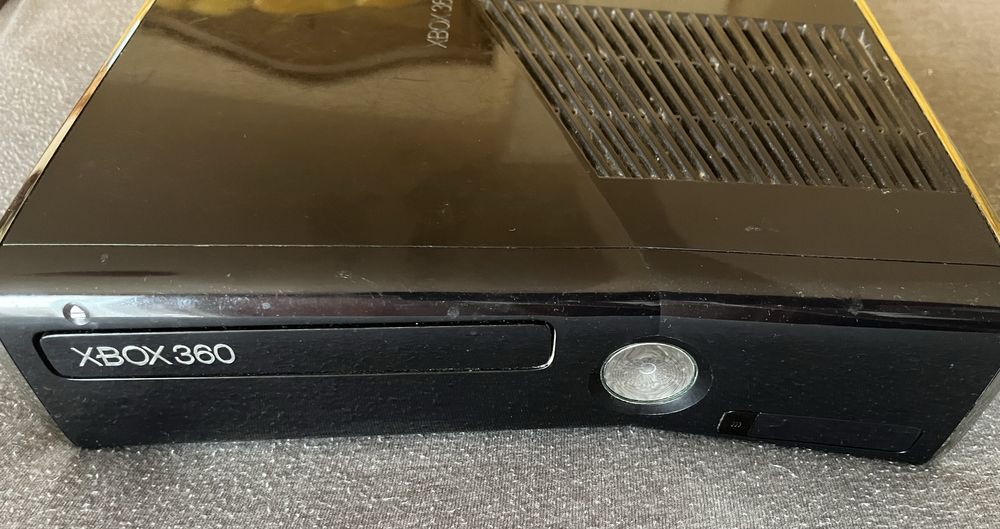Vand xbox 360 57 jocuri