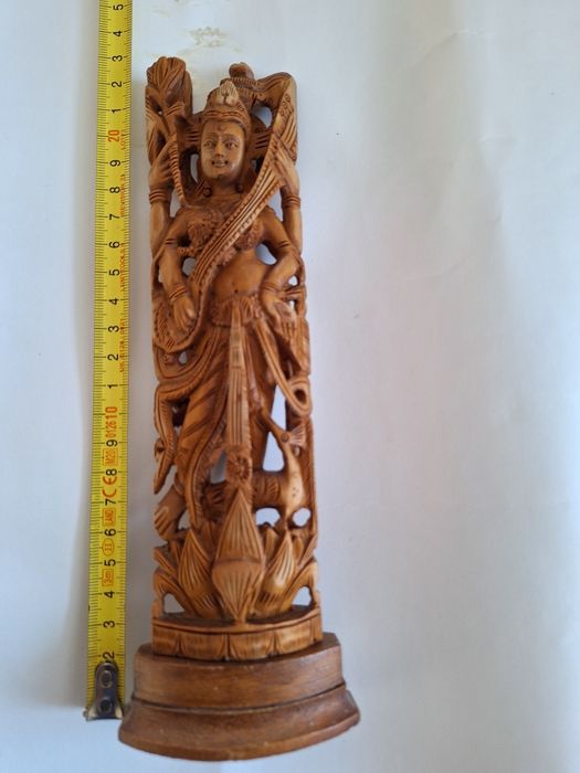 veche statueta hindusa Saraswati. lemn de kadam si abanos. India