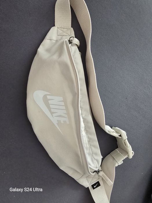 Borseta Nike unisex.