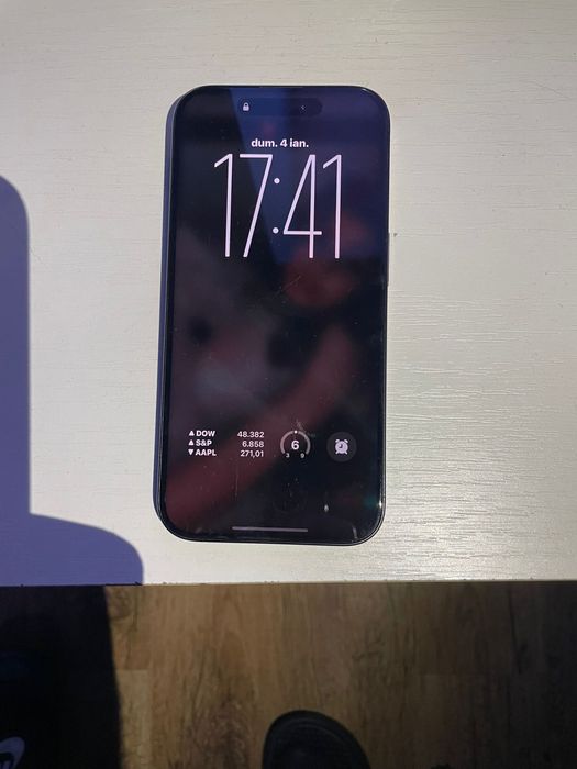 Vand iphone 15 pro sau schimb