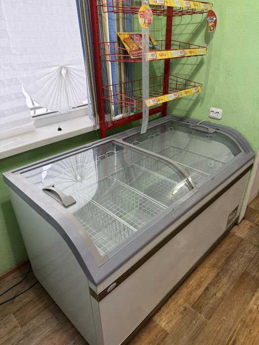 Продается холодильная витрина