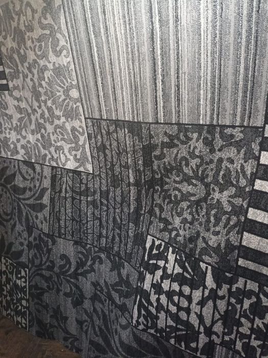 Vând covor nou Oradea vând covor nou . 1800 Ron Oradea la Nr afișat .  tel 0771424684 . Clujului Nr 12 Oradea orgovan viorica