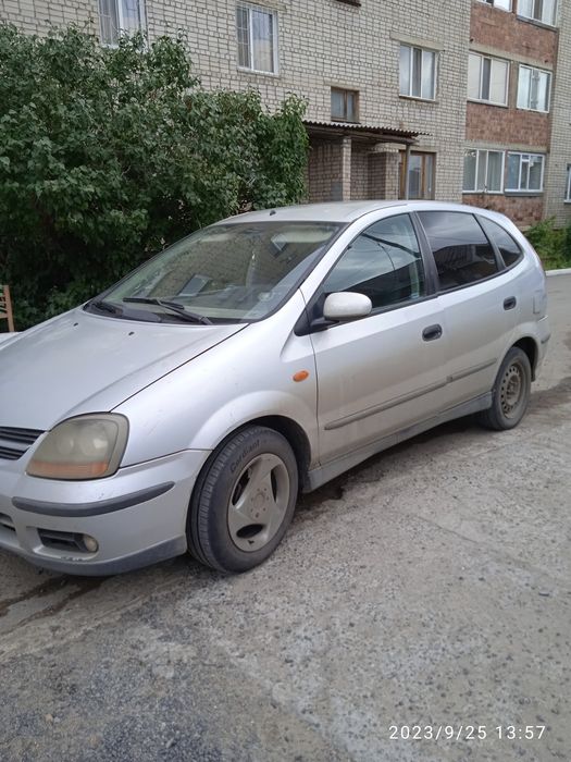 Продам машину Нисан Альмера Тино