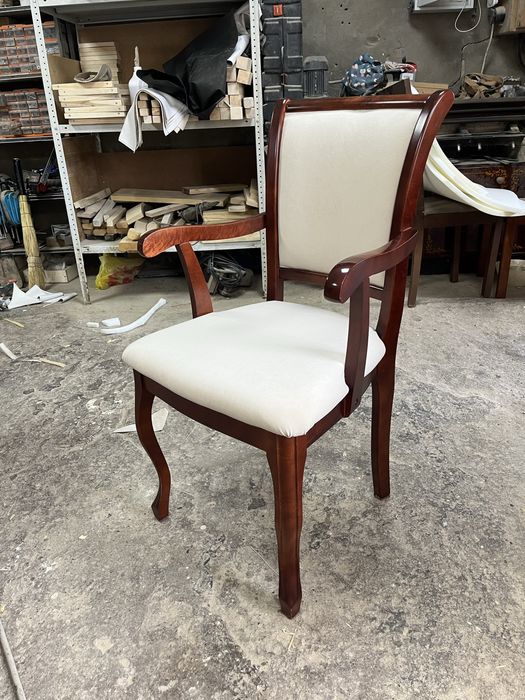 Перетяжка мебели из дерева