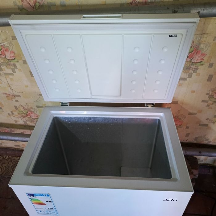 Продам морозильную камеру