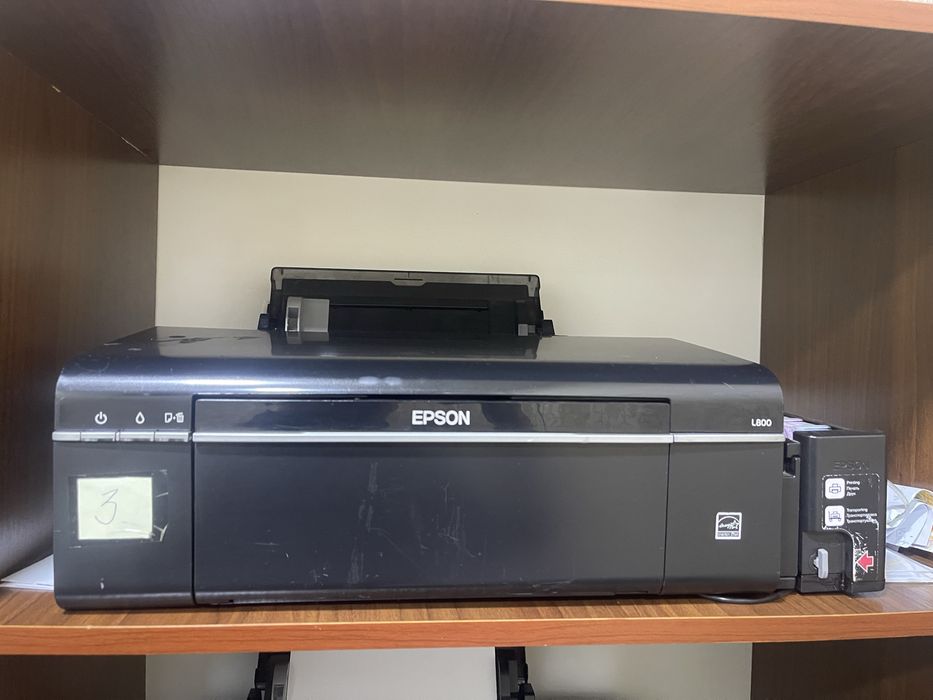 Плинтер epson l800 продаю срочно
