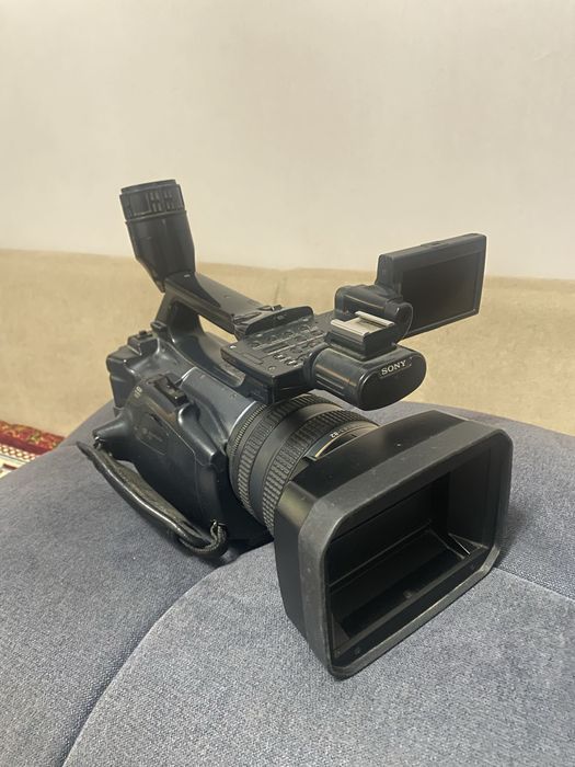 Sony Handycam DCR-VX2200