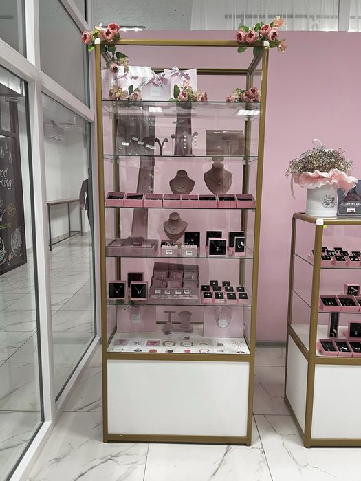 Стеклянные витрины