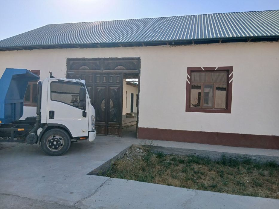 Zabzi poya yangi qishloq 6sotix yer hovlisi bitgan yevro remont