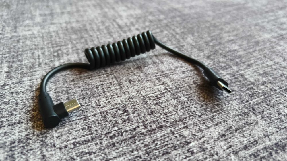 Спирален кабел USB-C към ъглов USB-C за кола - Android Auto, Carplay