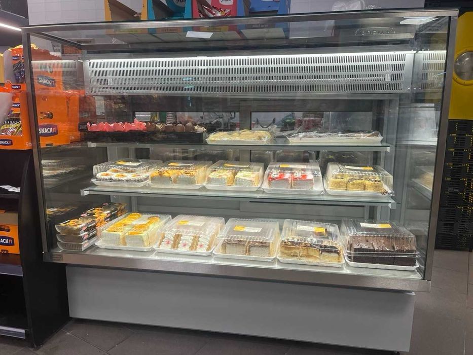 Сладкарски хладилни витрини - по поръчка