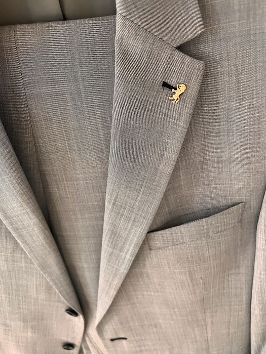 Новый костюм серого цвета