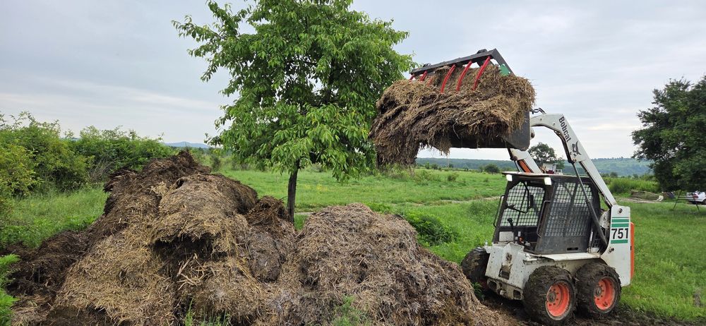 Incarc gunoi Scot gunoi incarc baloti