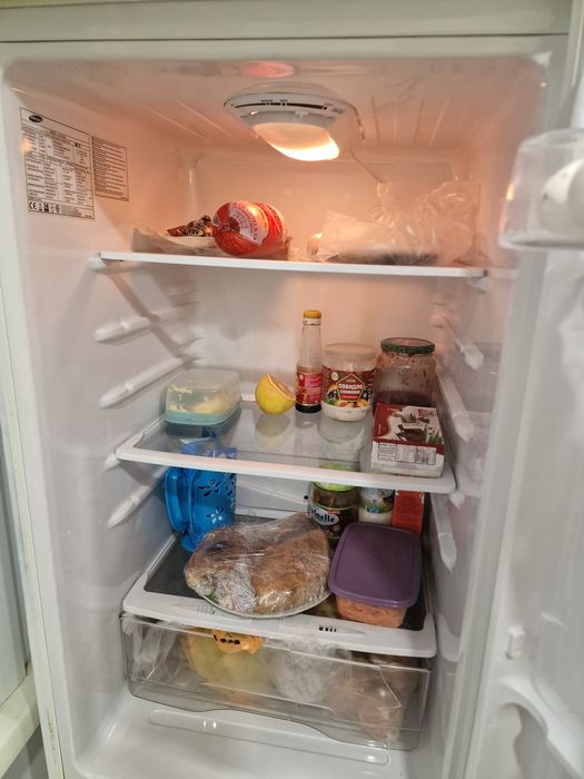 Холодильник в рабочем состояние