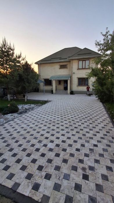 Уклатка брусчатки
