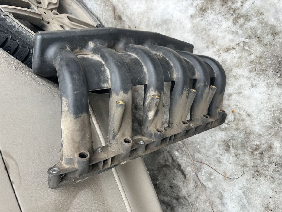 Форсунки и колектор впуска bmw e39 м52