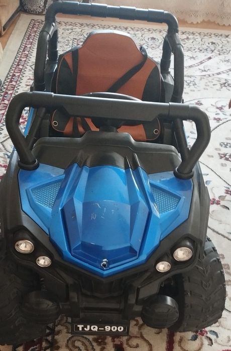 Срочно продам детскую машинку