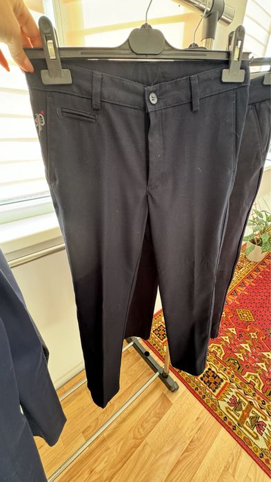 Продам школьные брюки