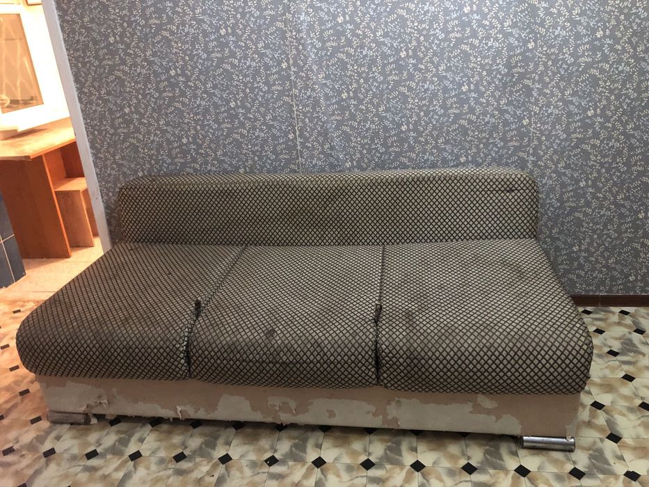 Диван двухместный