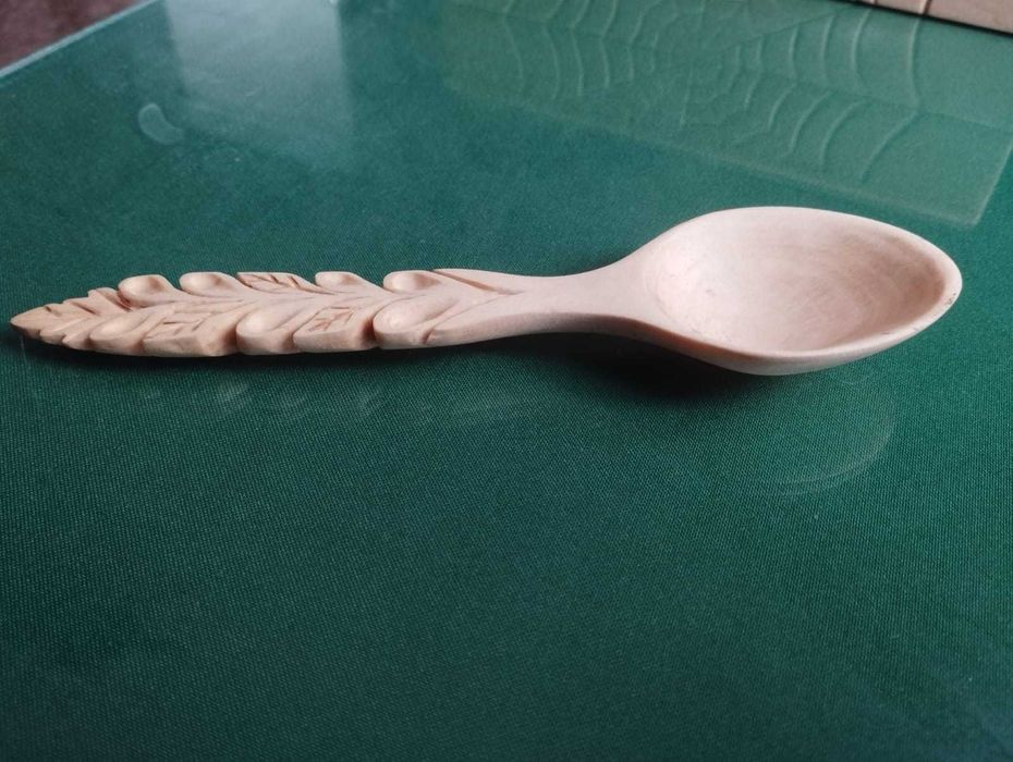 Деревянная ложка резная.