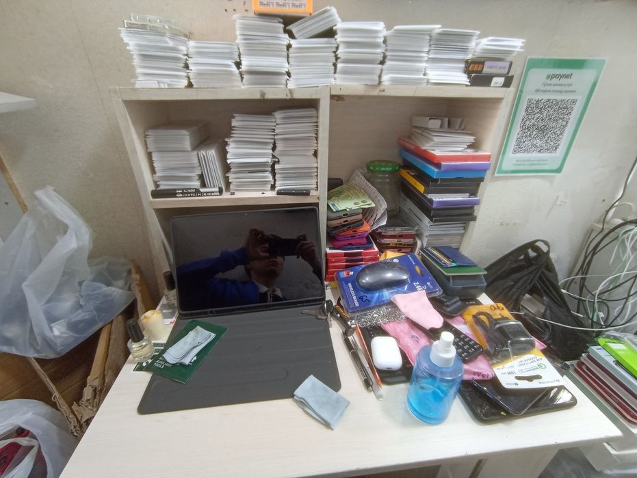 Tayyor biznes telefo'n aksessuarlari sotiladi, naushnik, zaryad chexol