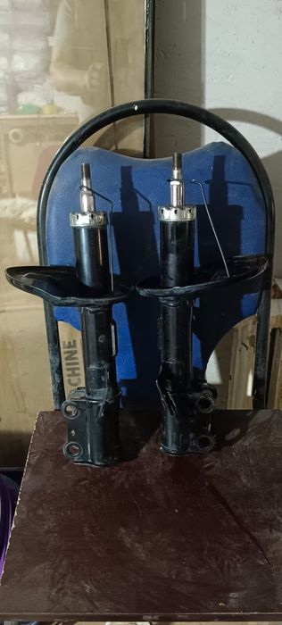 Продам передный стойка