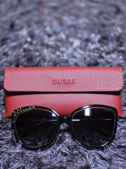 Слънчеви очила на Guess