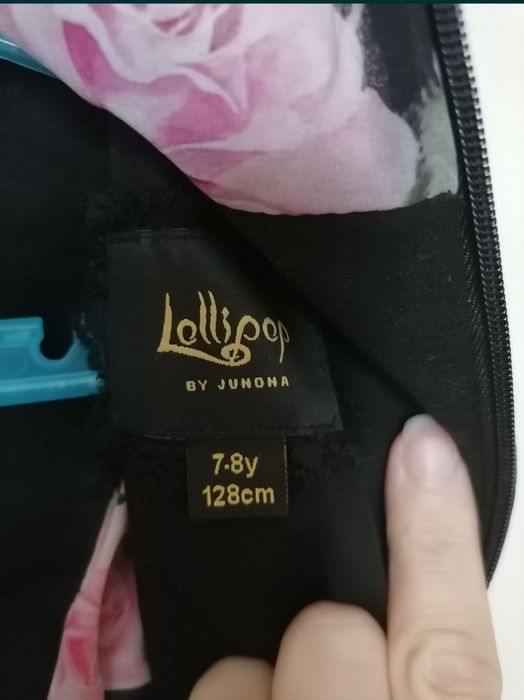 Красива рокля размер 128