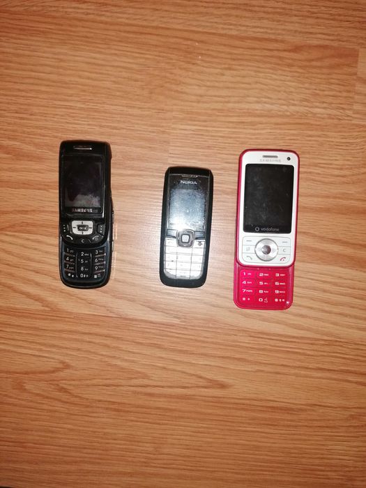 Vând 3 telefoane 150 lei toate