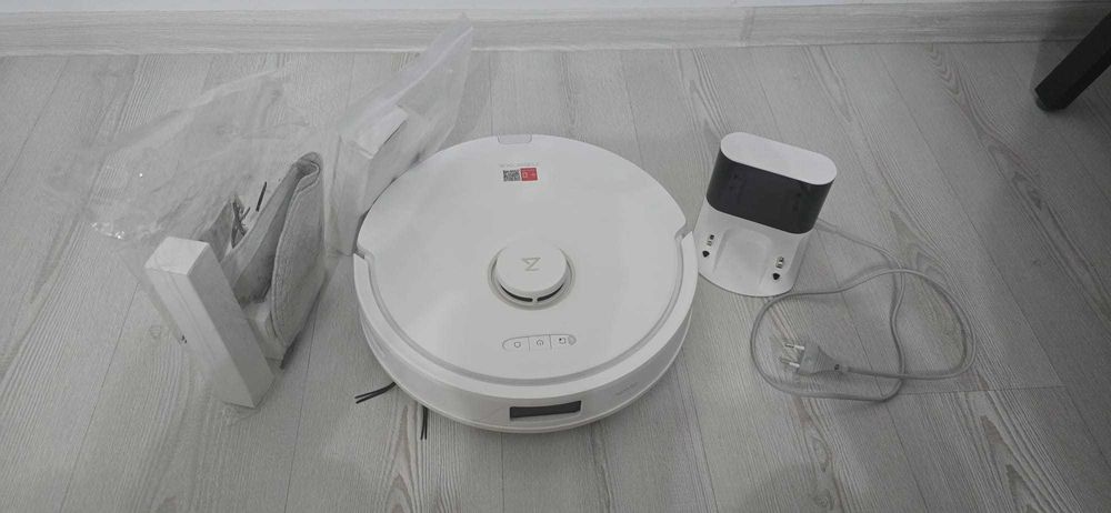 Robot de aspirare Roborock Q8 Max inca in garantie