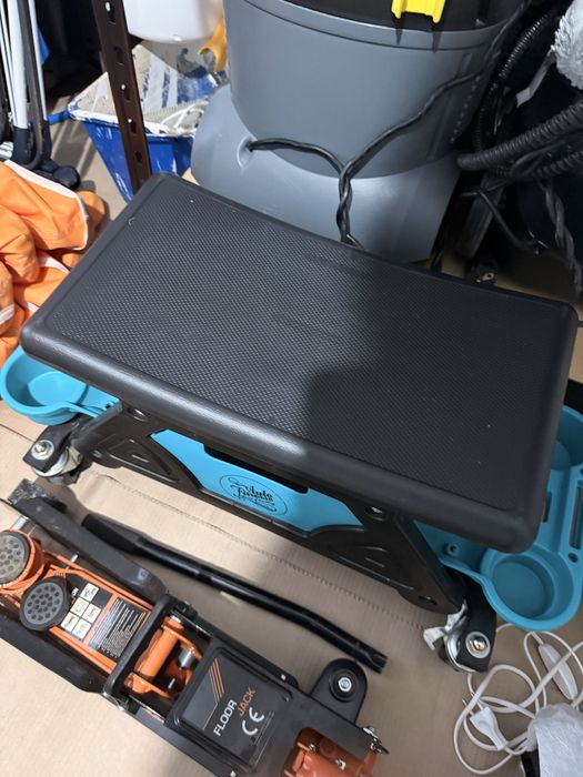 Lumini hexagonale, steamer Karcher, suflanta, solutii detailing, cort