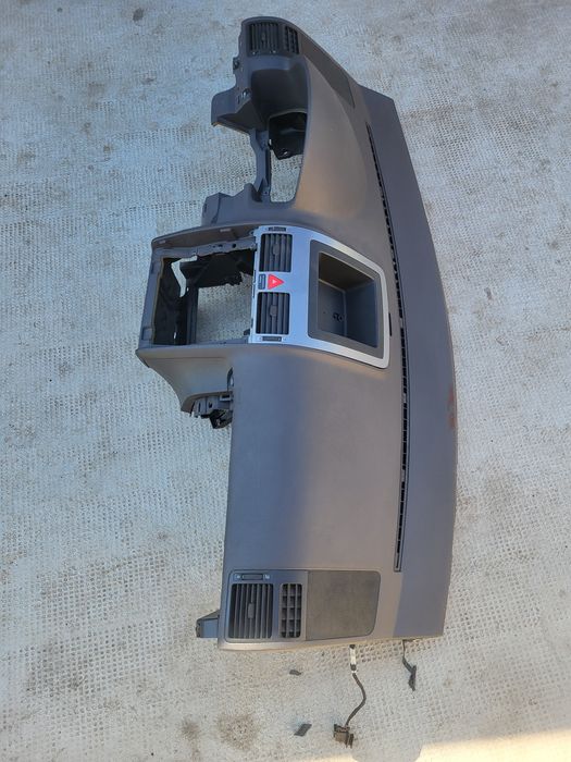 Plansa bord vw touran 2008 cu centuri si airbaguri