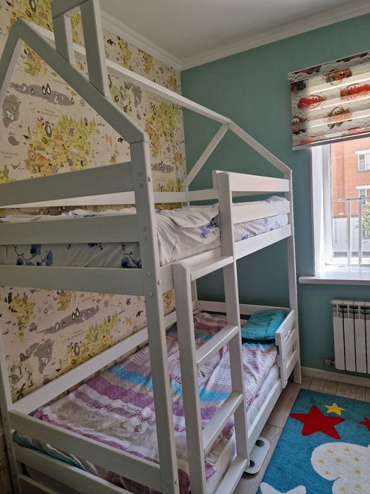 Кровать двухъярусная