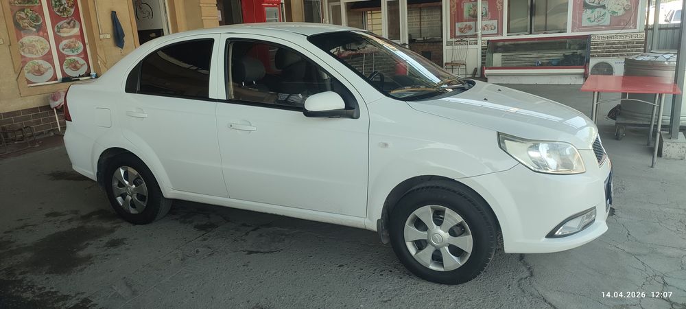 Нексия 3 сотилади