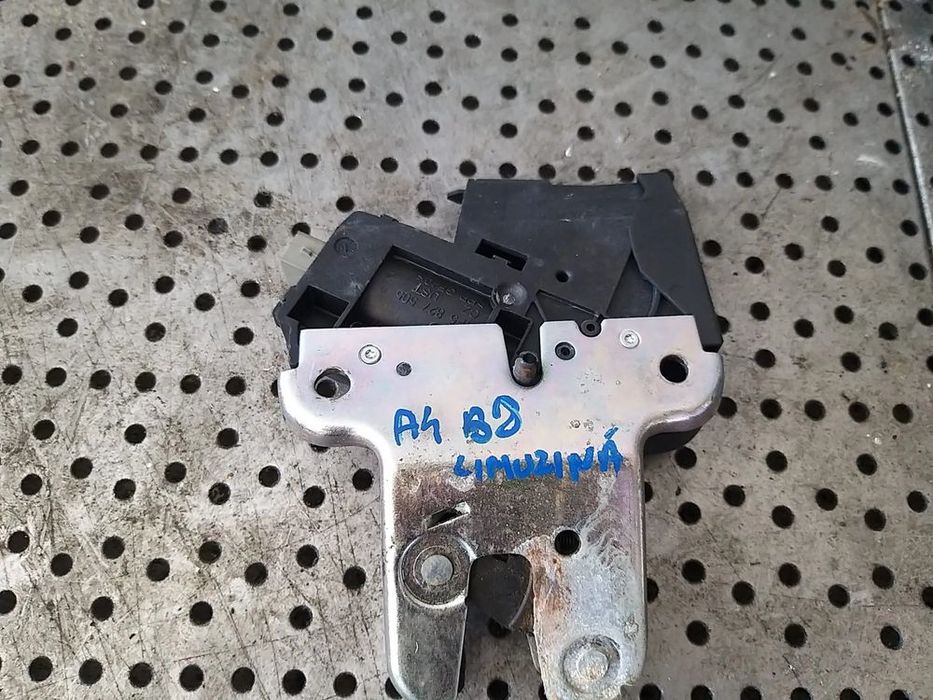 Broasca haion audi a4 b8 8k limuzina 4f5827505d